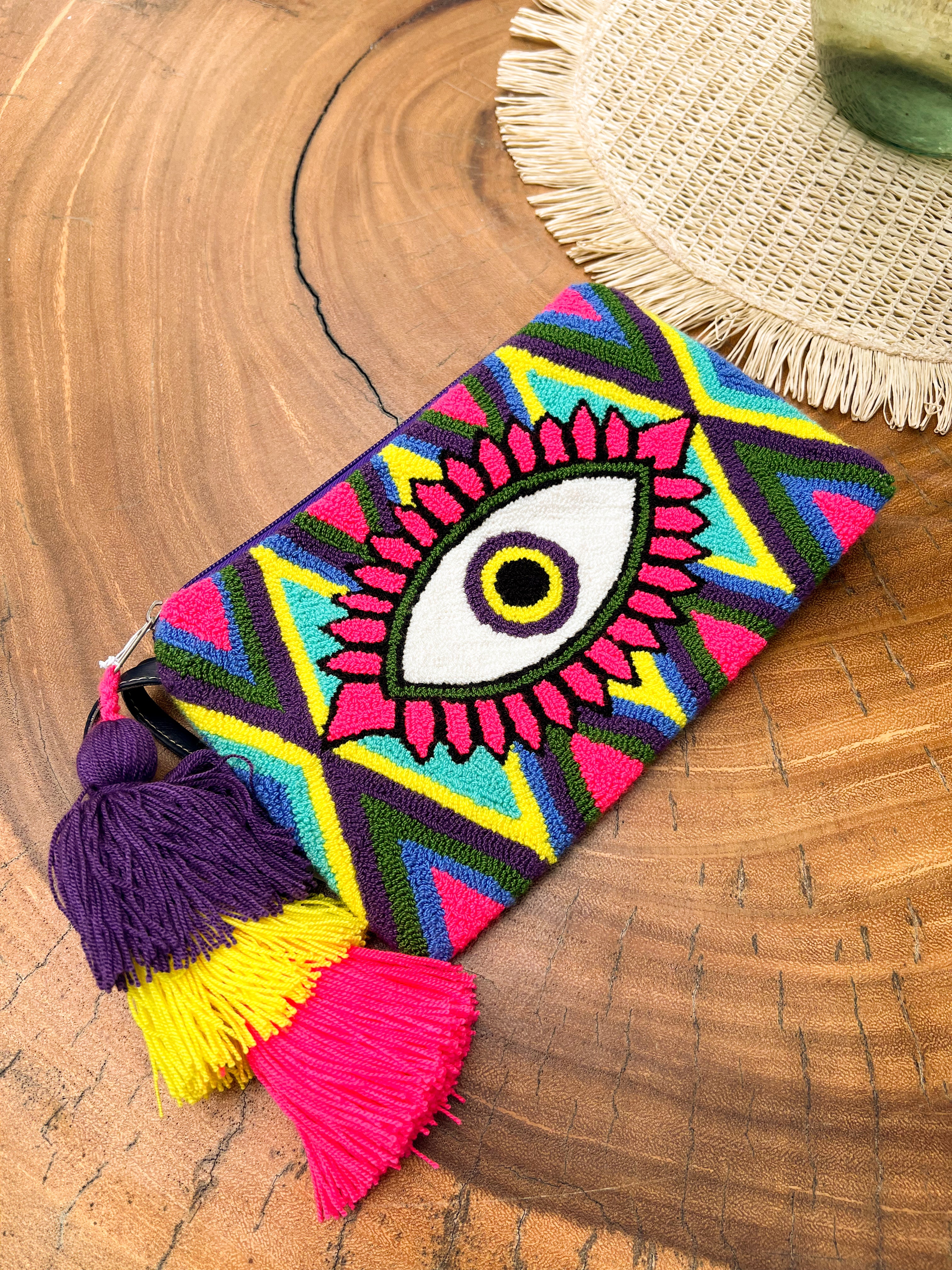 Ojito Clutch in Magenta Yellow