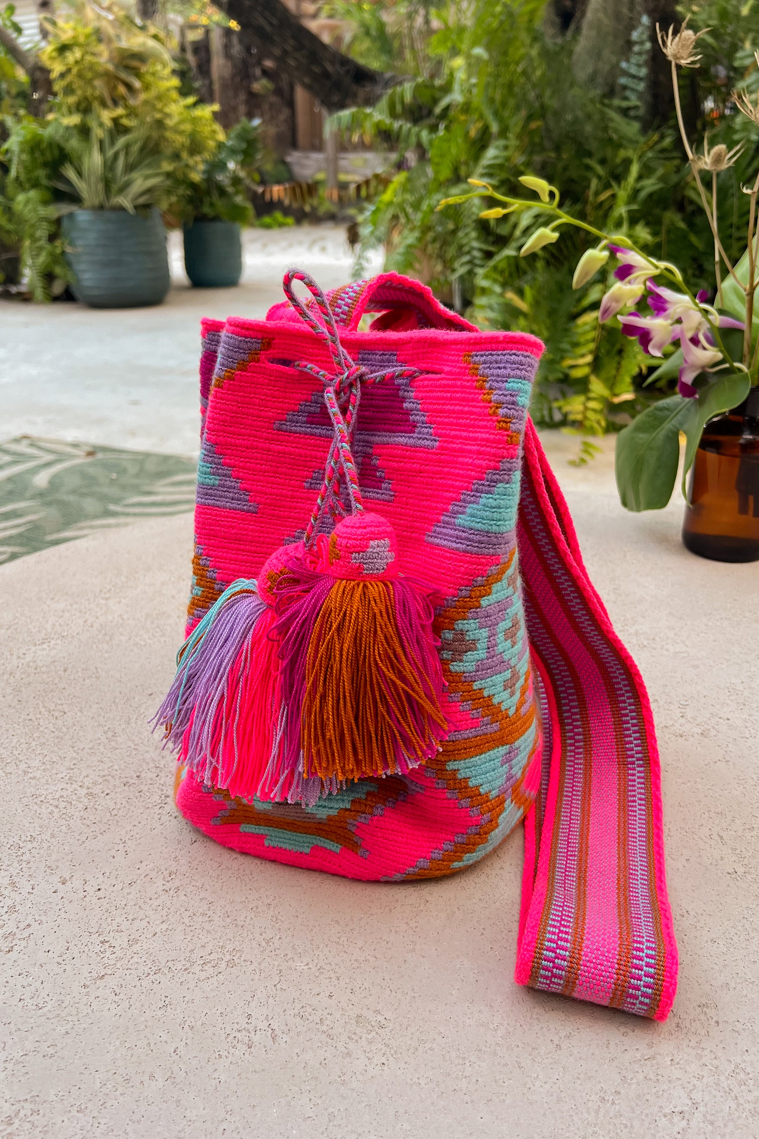 Chila Colombiana Bag in Hot Pink