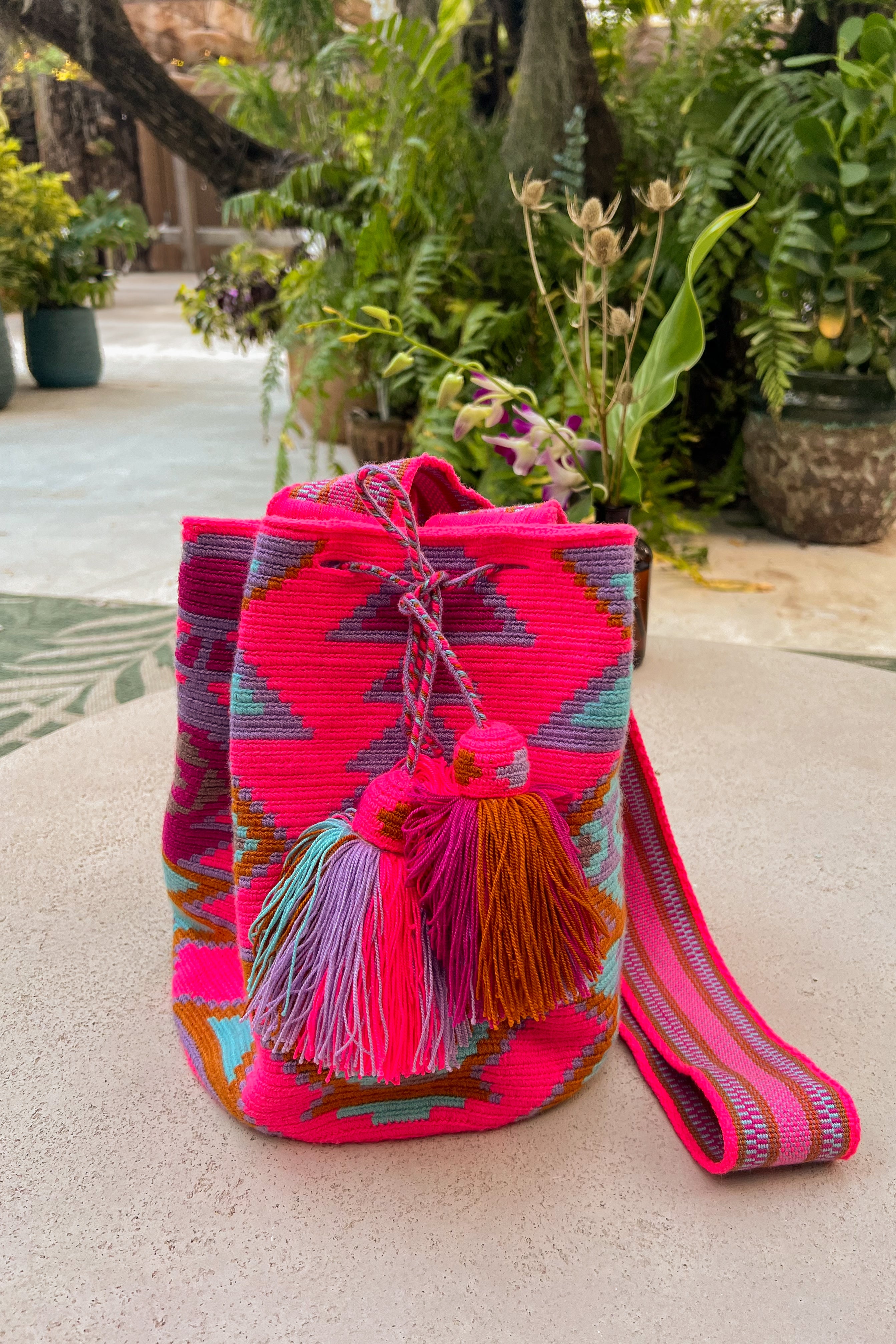 Chila Colombiana Bag in Hot Pink