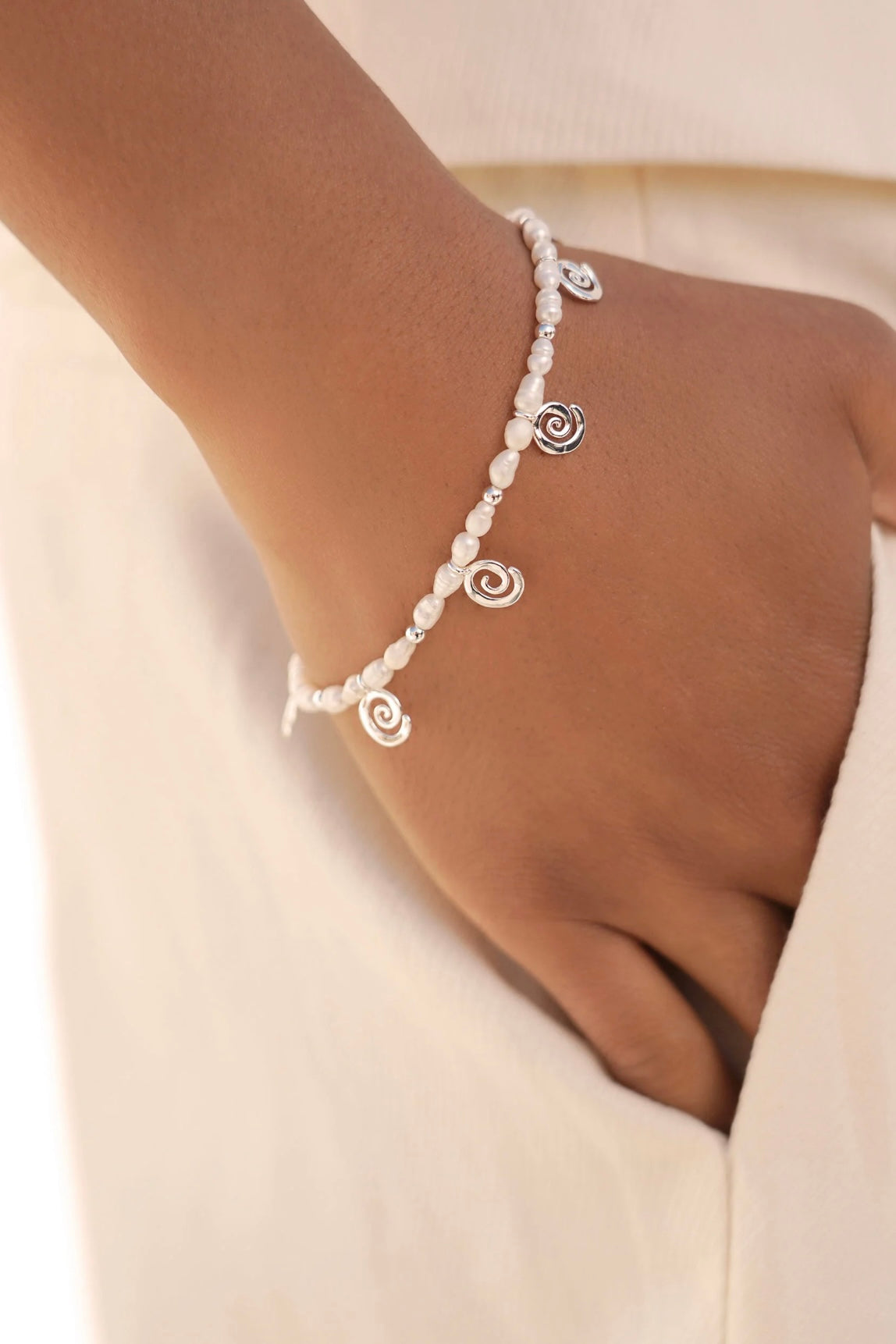 Aura Pearl Bracelet