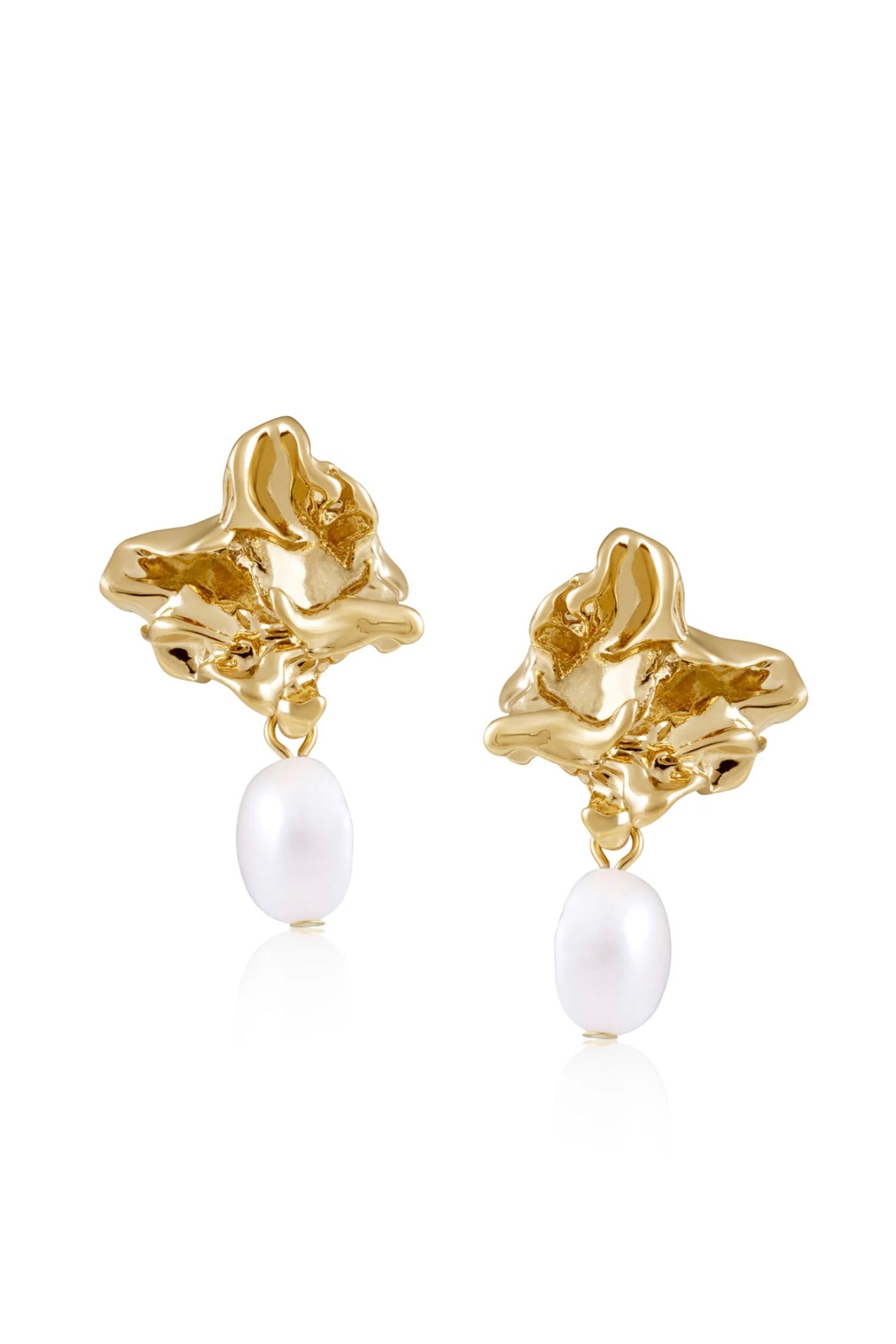 Greta Pearl Earring
