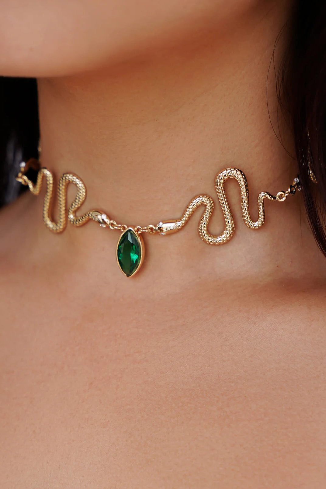 Serpentina Choker in Emerald
